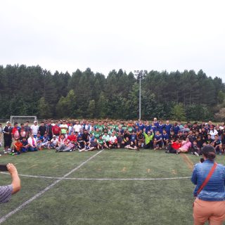 Plus d’une centaine de joueurs, majoritairement des travailleurs temporaires étrangers, ont pris part à ce mini-tournoi de soccer afin de
fraterniser autour du ballon rond. (Photo gracieuseté Gabriel Garcia)