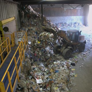 Ces portes ouvertes étaient une bonne occasion pour Tricentris de présenter à quels
endroits les matières triées sont acheminées. (Francis Legault, EAP)